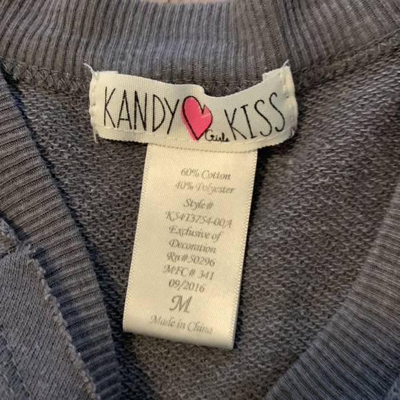 Sweat shirt with slit cut sleeves - Picture 2 of 4